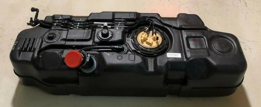 Бак топливный Г-27057, 2217, 22177, 27527 дв. Cummins ISF 2.8  (пластмассовый)